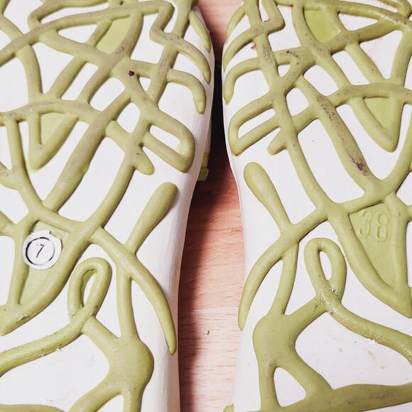 Daffodils 70s Retro Green Buckle Strap Flower Power Footbed Size EU 38 or US 7 - Picture 10 of 10